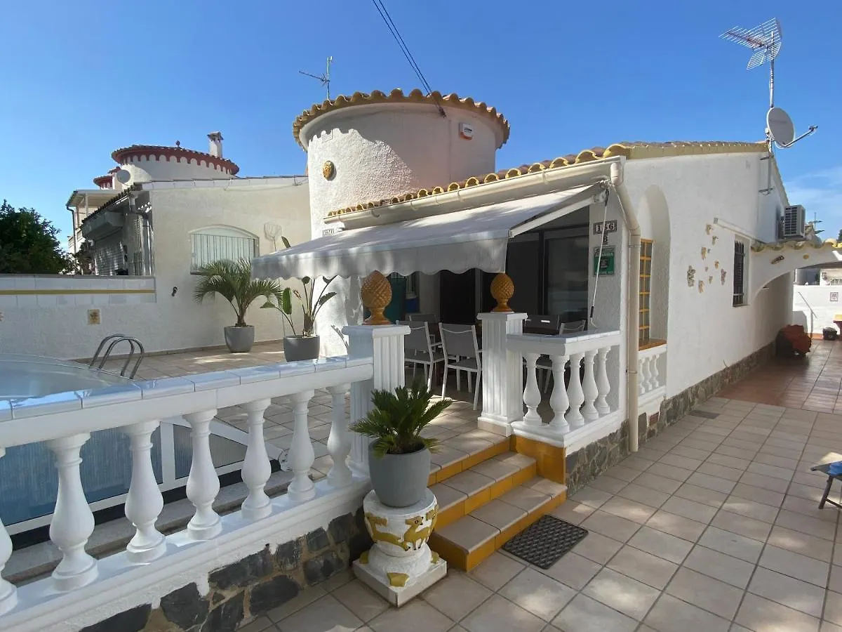 Xalet Amb Piscina Privada Villa Empuriabrava Spain