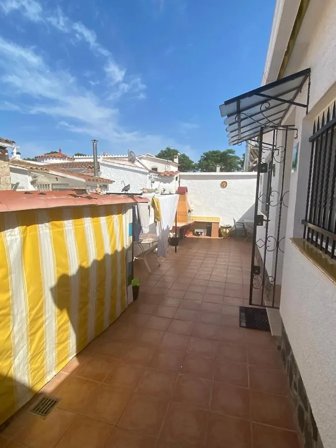 Holiday home Xalet Amb Piscina Privada Villa Empuriabrava Spain